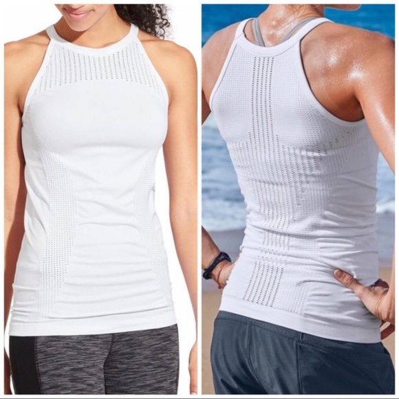 Athleta Tops - Athleta TROPHY tank halter workout top LIGHT GREY